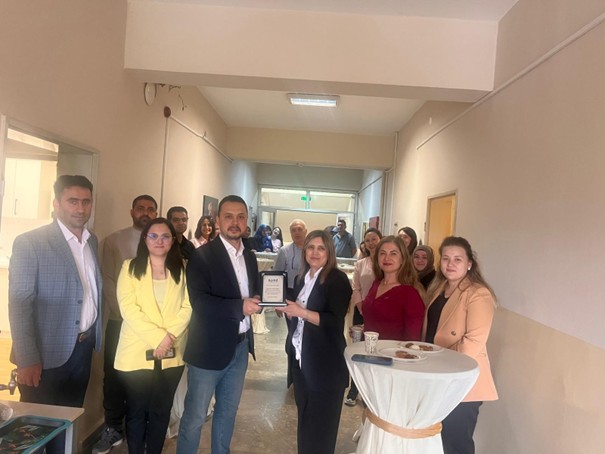 bartinsbfhem's tweet photo. Bartın Üniversitesi Sağlık Bilimleri Fakültesi’nde Dekanlık Devir Teslim Etkinliği Gerçekleştirildi. https://t.co/6NquXZ7XkF