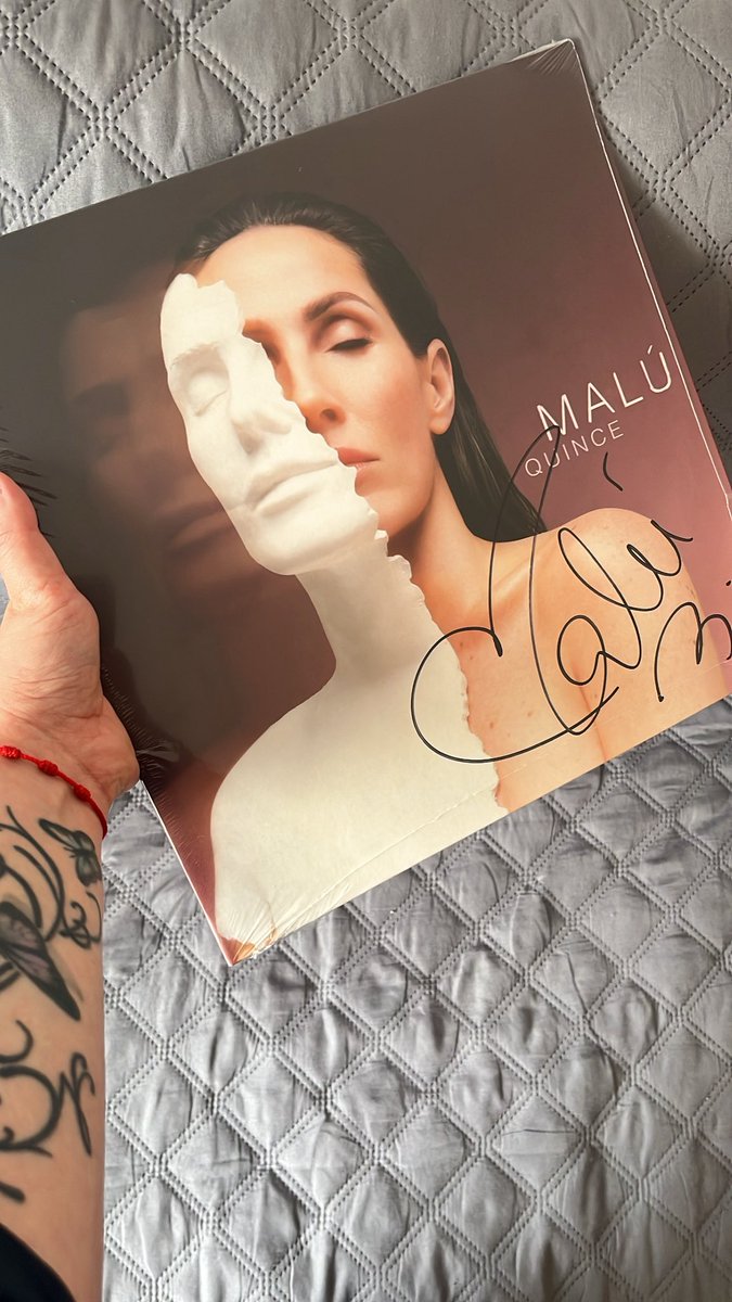 caosymas's tweet photo. No podía faltar. Otra joya más a la colección✨ Qué ganas de sentirlo en directo, nos vemos en Junio en Tavernes!💜 Enhorabuena una vez más, y gracias siempre. @_MaluOficial_ https://t.co/VFTw2J1veC