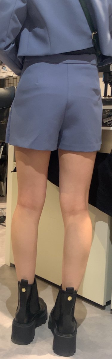 kochan_dotcom's tweet photo. 当時の彼女にリクエストしたらしてくれた、ショートパンツに生脚からの素足ブーツ
#オナペ　#おなぺ　#オナペ晒し https://t.co/HXJzNKqYqH