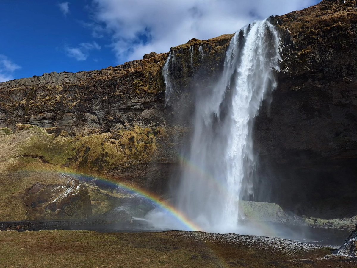IcelandBus's tweet photo. Pick your favourite rainbow 🌈 🤩

📸 by our wonderful guide Alain Corbeau 

#Iceland #Waterfall #Gullfoss #Skógafoss #Seljalandsfoss https://t.co/Qbs16Uqdi9