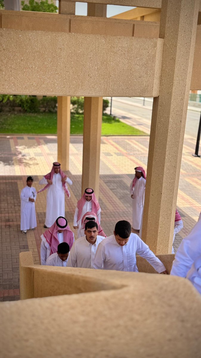 برنامج التعليم العالي للصم وضعاف السمع tweet media