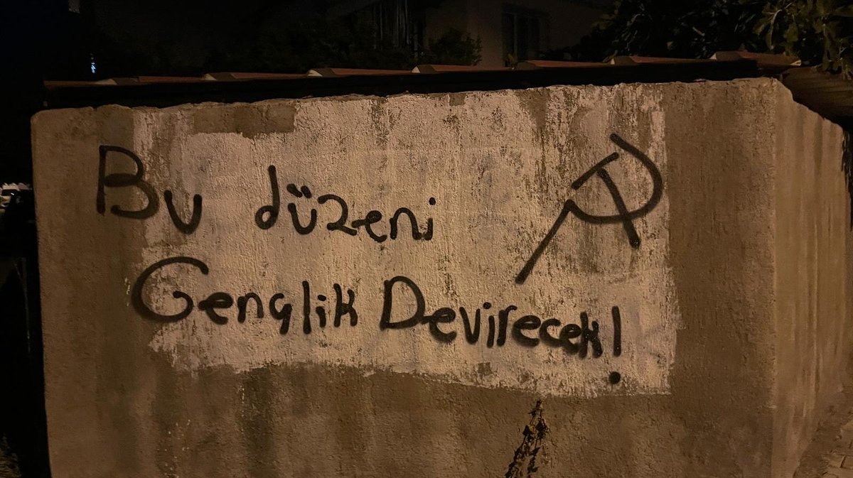 elebasi ☭ tweet media