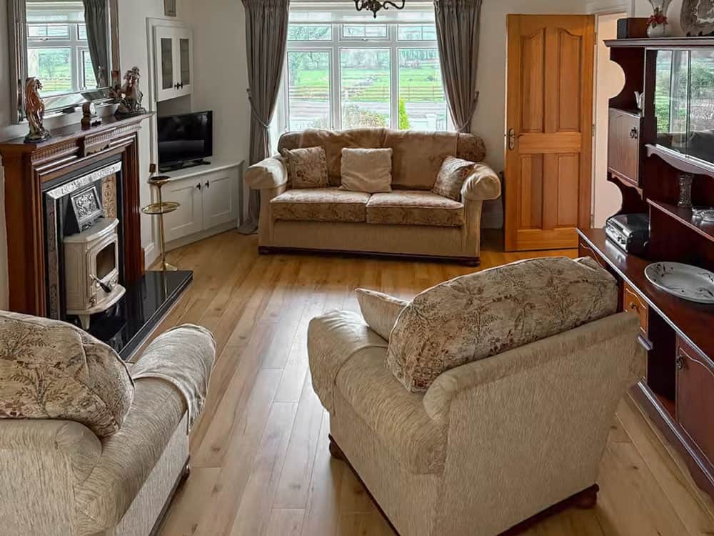 donegalcottages's tweet photo. The Haw Lodge - Lifford
4 bed/sleeps 8 - wifi - no pets
https://t.co/JLXhkSaoIa
The Haw Lodge is situated on the N15 which is the main route from Lifford to Sligo, passing through Donegal town. It is close to the border with Northern Ireland and a great base for touring https://t.co/94wsqAHB3R