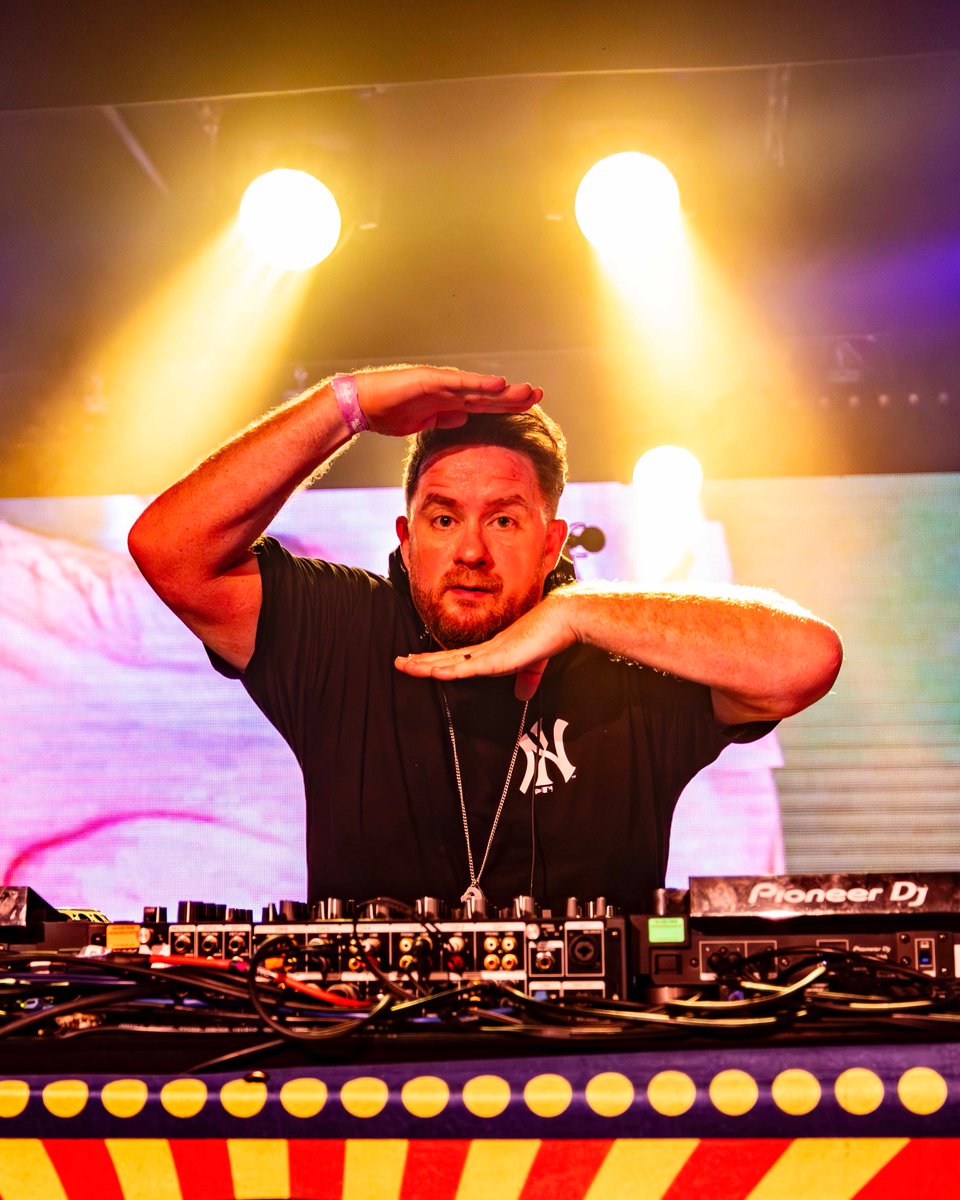 AllBackToMineH's tweet photo. .@eats_everything has been a total legend for this weekender since year 1… 
welcome back for 2026 you bloody nuttah! 🪩🔥 https://t.co/awI5HPReO7