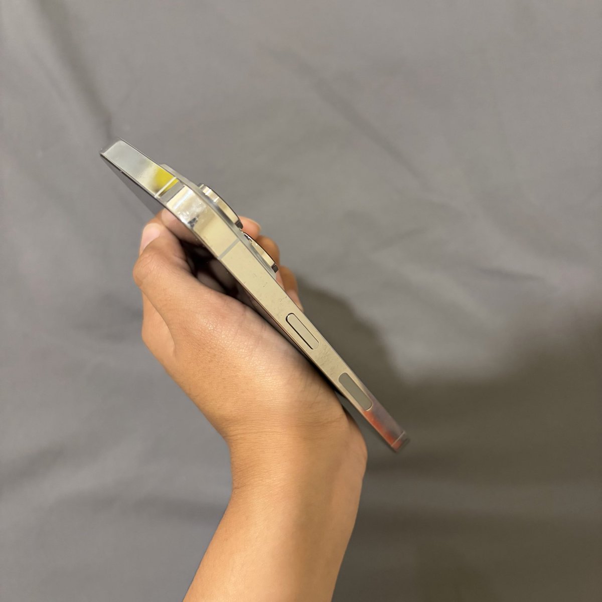 idlxx_'s tweet photo. WTS Iphone 14 Pro 128GB
Price 8.000k (Nego)

Kondisi masih bagus sudah IOS 26
BH 76%
Face ID on, True Tone On
Box masih ada
Charger bawaan ORI
Nego bisa dm ajaa

#wts #iphone #zonauang https://t.co/b0nhgdalZ7