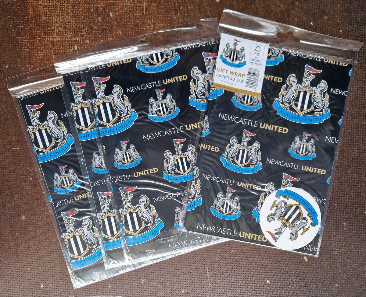 BackPageShop's tweet photo. 🎵 Fab Five Freddy told me everybody's fly
DJ's spinning I said my, my
Flash is fast, Flash is cool
Francois sais pas, Flashe no deux... 🎵

Sorry, that's just us 'wrappin' down here. Not quite as cool as Debbie Harry, but then again, who is?

NUFC wrapping paper back in stock! https://t.co/zeZknG6fwA
