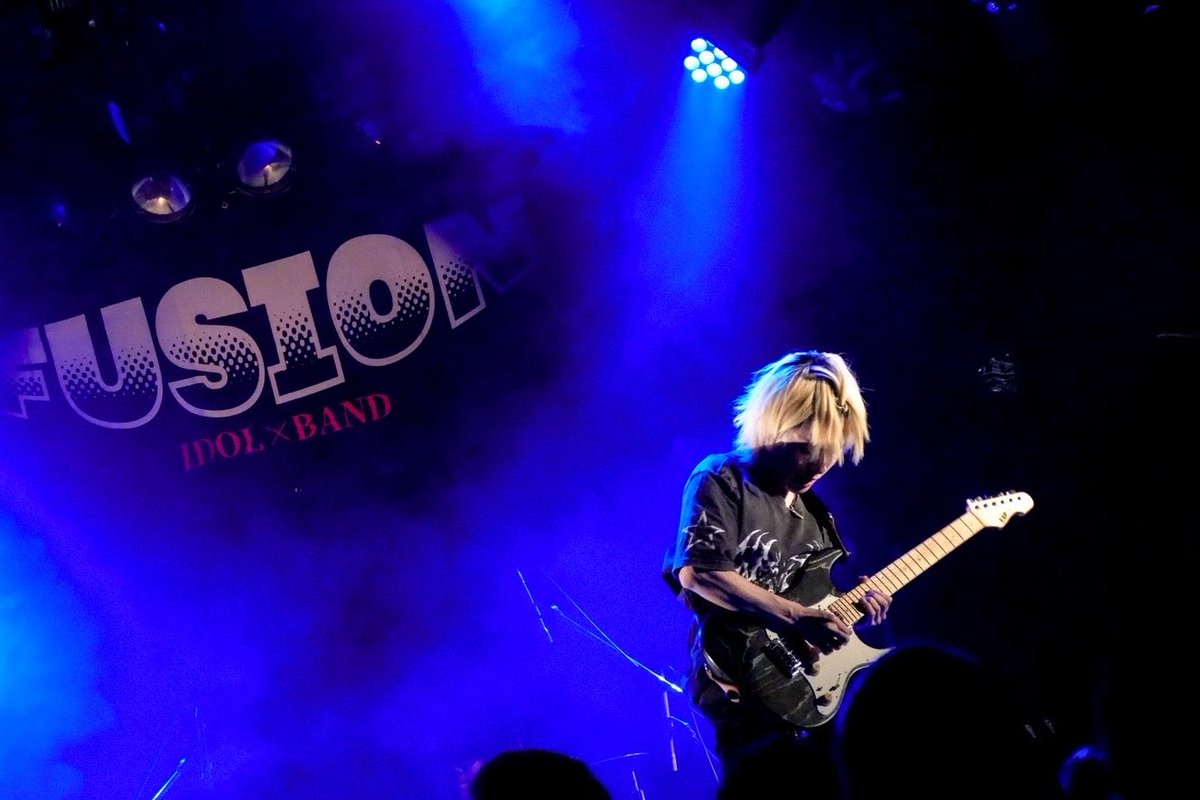 coe7s's tweet photo. 昨日はESAKA MUSE×新章 大阪☆春夏秋冬『BAND×IDOL -FUSION-』5月編でした！
毎月新章しゅかしゅんでギター弾けて幸せです🔥
直近だと5/28、6/1がしゅかしゅんバンドセットなのでまた皆さんに会えるのを楽しみにしてます！

#しゅかしゅん #大阪春夏秋冬 https://t.co/oCMZSCcaTY