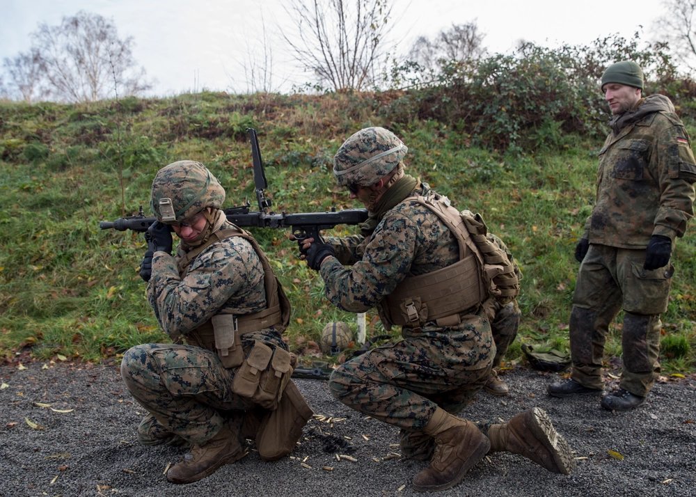 Makistan1776's tweet photo. American Marines firing the MG3 Seedorf, Germany 2018. This has to be one of the most high testosterone things I've ever seen. https://t.co/F2DBSB2UqM