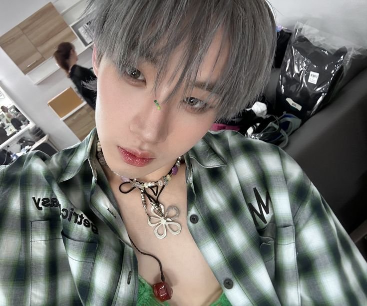 harua__bnnuy.exe tweet media