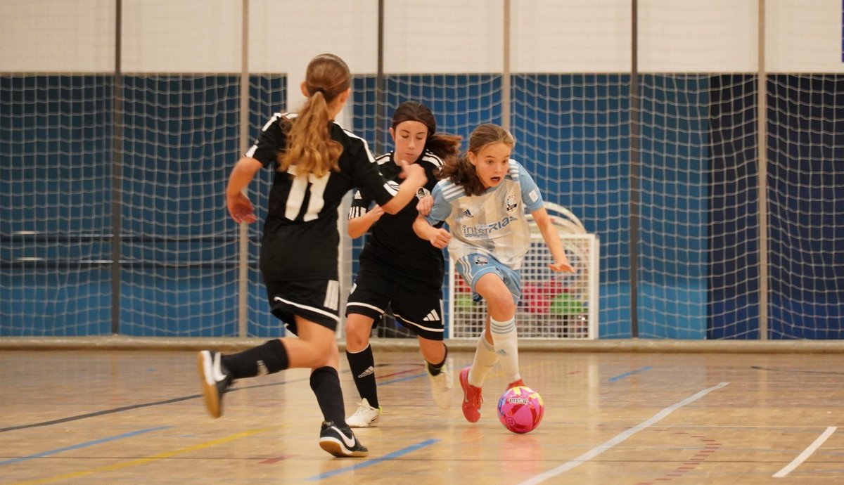 FutsalRFGF's tweet photo. 📸 A Sub12 feminina é de SEMIS!

💙 Con TODO rapazas!!

#SelecciónGalega #SentindoGalicia https://t.co/fYcN2N2BRt