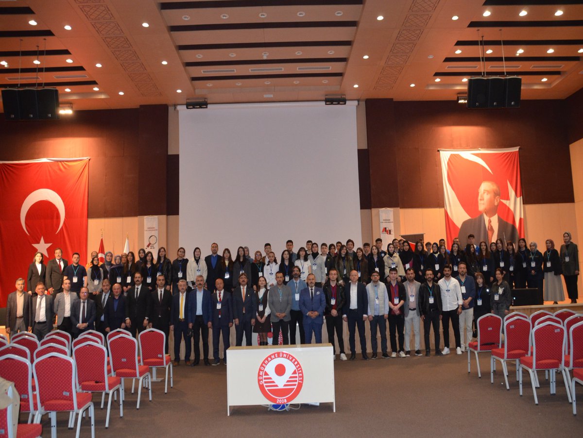 GumushaneArGe's tweet photo. Gümüşhane Üniversitesi iş birliğiyle düzenlediğimiz Çevrimiçi Ortamlarda Etik ve Güvenlik konulu Atölye Çalışmaları ile gençlerimiz dijital dünyanın labirentlerinde "Geleceğin Mimarı" olarak yerlerini alıyor.

Haber için: https://t.co/hQLObl0Kx5

#GençArge
@meb_sgb
@gumushanemem https://t.co/39Kw0eDv95