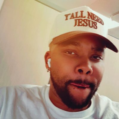 brantuhrell's tweet photo. #NewProfilePic https://t.co/yUVdWdnPrp