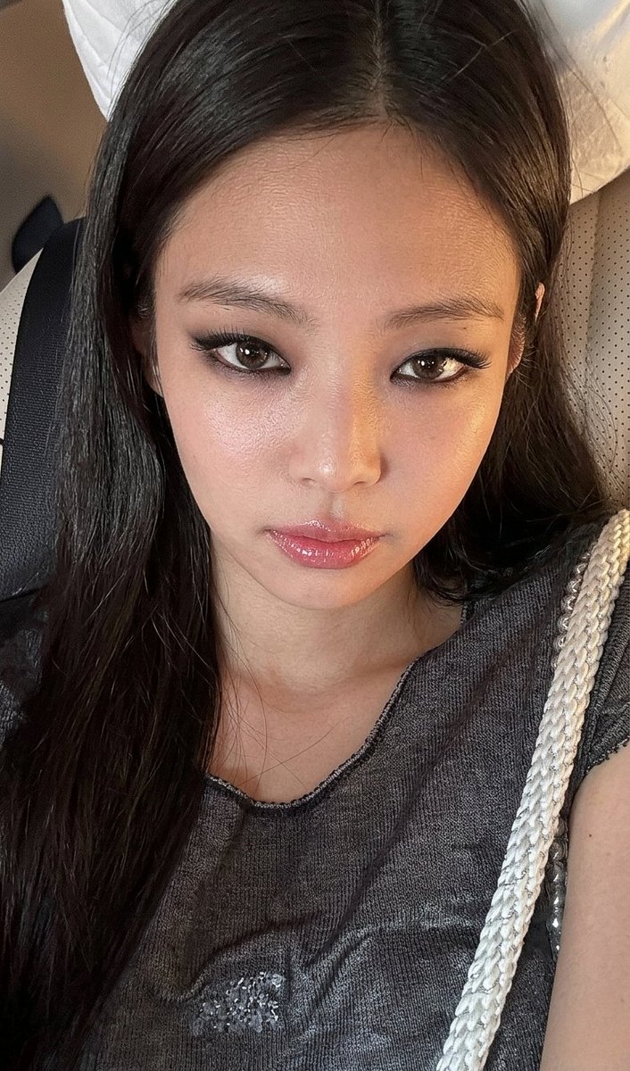 Jennie Kim tweet media