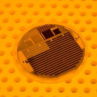 giveashitnature's tweet photo. German researchers just created a solar module that’s 50% more powerful and even cheaper to make.

Fraunhofer ISE developed new tandem solar cells that hit record efficiencies, up to 34.2%, by stacking advanced materials on top of traditional silicon.

That means more electricity from the same amount of space, at lower cost.

Like it or not, the future of clean energy is getting brighter, and more affordable, every year.