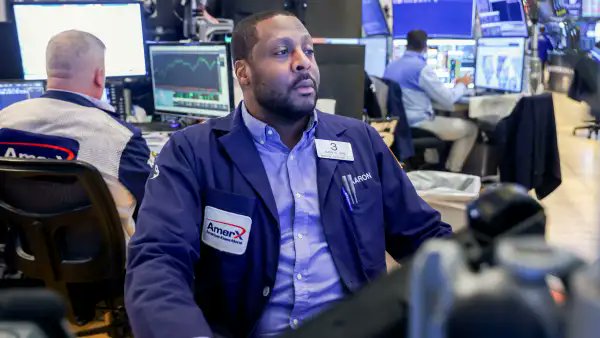 ParaInversion's tweet photo. Los rendimientos de los bonos se disparan ante los temores inflacionarios.
Bloomberg: La venta masiva de bonos a nivel mundial se agrava a medida que el alza de los precios del petróleo asusta a los inversores.
https://t.co/6xSSzc9BCR https://t.co/CyEWM5NWcv