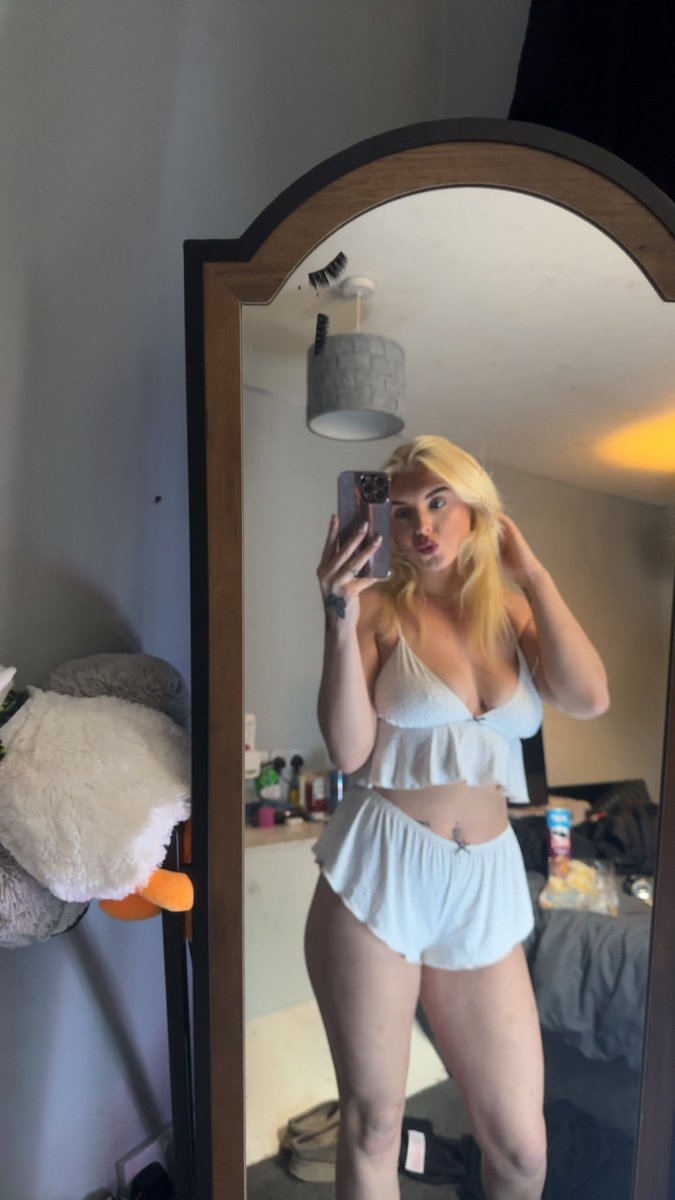 Ellie tweet media