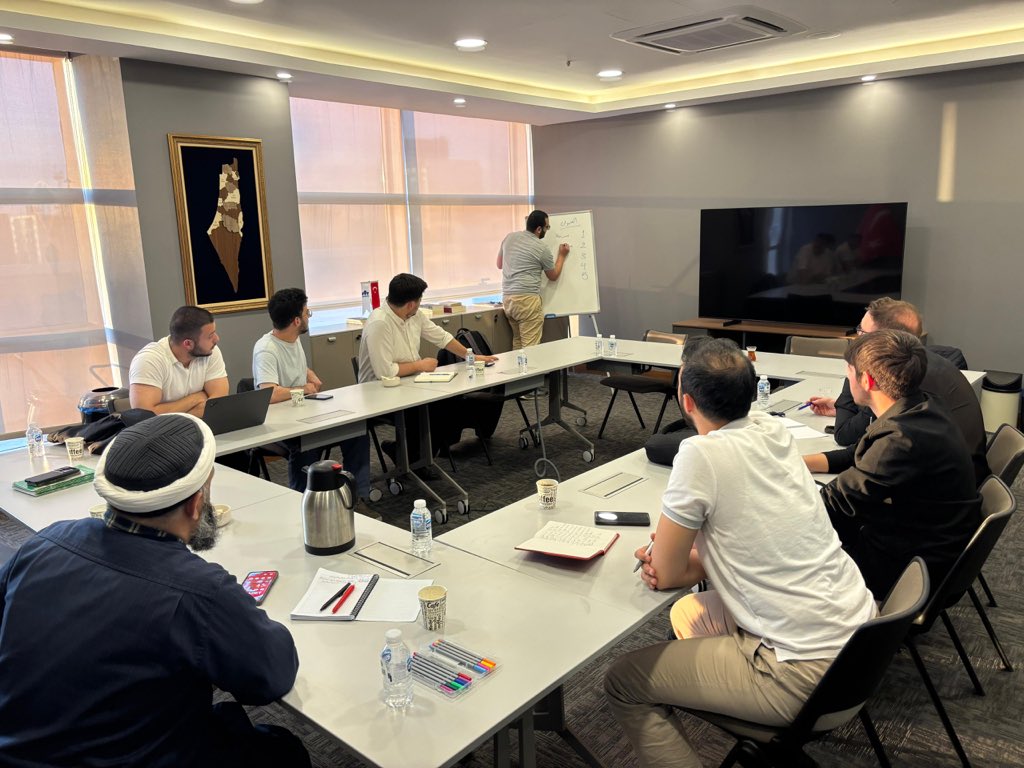 iyfoorgtr's tweet photo. İYFO olarak, alanında uzman eğitmenlerimiz eşliğinde yürütmekte olduğumuz ArabTalk programımızın ilk haftasını tamamladık.  

#ArabTalk
#ArapçaKonuşmaKulübü https://t.co/uG7YdkjJqW