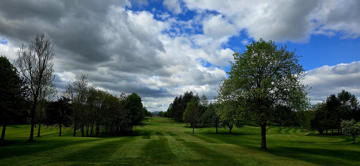 Quietbiglad's tweet photo. Lovely morning for a hit, some very tidy play too boot. The Open tomorrow, course very tidy and a good test for all entrants.
@MilnathortGC @ScottishGolf
#Best9holer #toughie #1over #speccy #Milnathort https://t.co/XJHmgot2g0