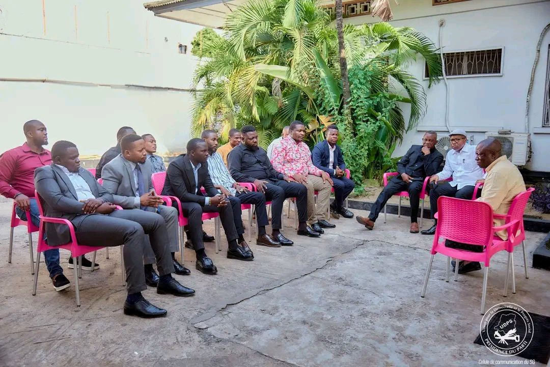 JustaceMakinda's tweet photo. #RDC_Kinshasa: En choisissant de débaucher au sein du parti @allchangement, l’udps prouve à suffisance qu’elle a peur de ce dernier et de son président Jean Marc Kabund.

@kabund_jmkkrock 
@Alfrednisation1 
@Edwine_MALONDA 
@AkukuEvane1 https://t.co/oS70kgzNZh