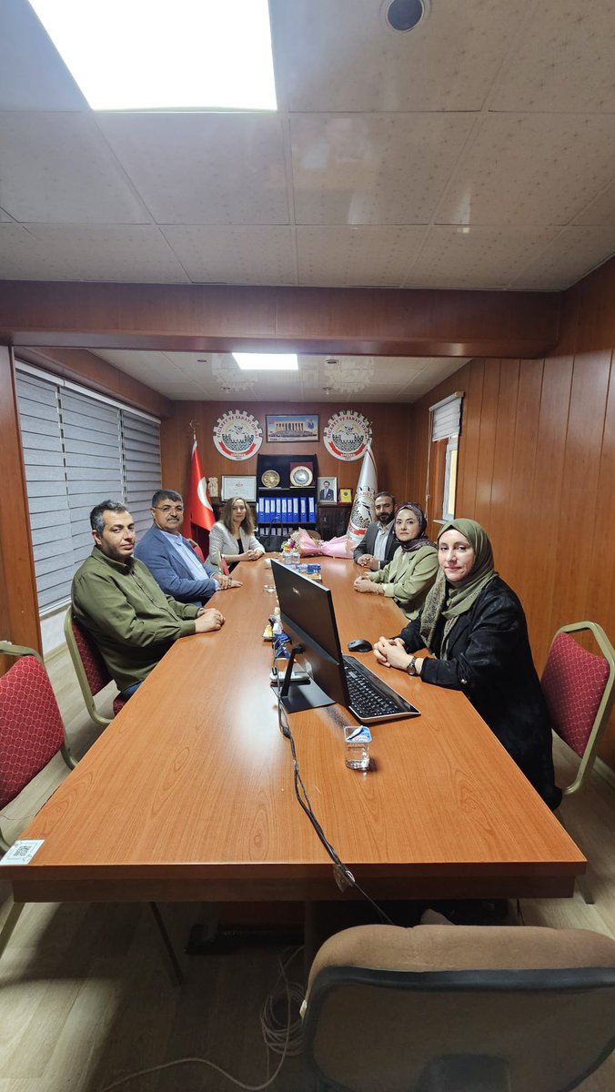 siverek_tso's tweet photo. Odamızda Akreditasyon Sistemi Geliştirme Ziyareti gerçekleşti.Odamızda 14-15.05.2026 tarihlerinde gerçekleştirilen Akreditasyon Geliştirme ziyareti açılış toplantısının ardından Siverek Ticaret Odamızın Birimlerinin akreditasyon standartlarına uygunluğu gözden geçirildi. https://t.co/bNSFJZzxaw