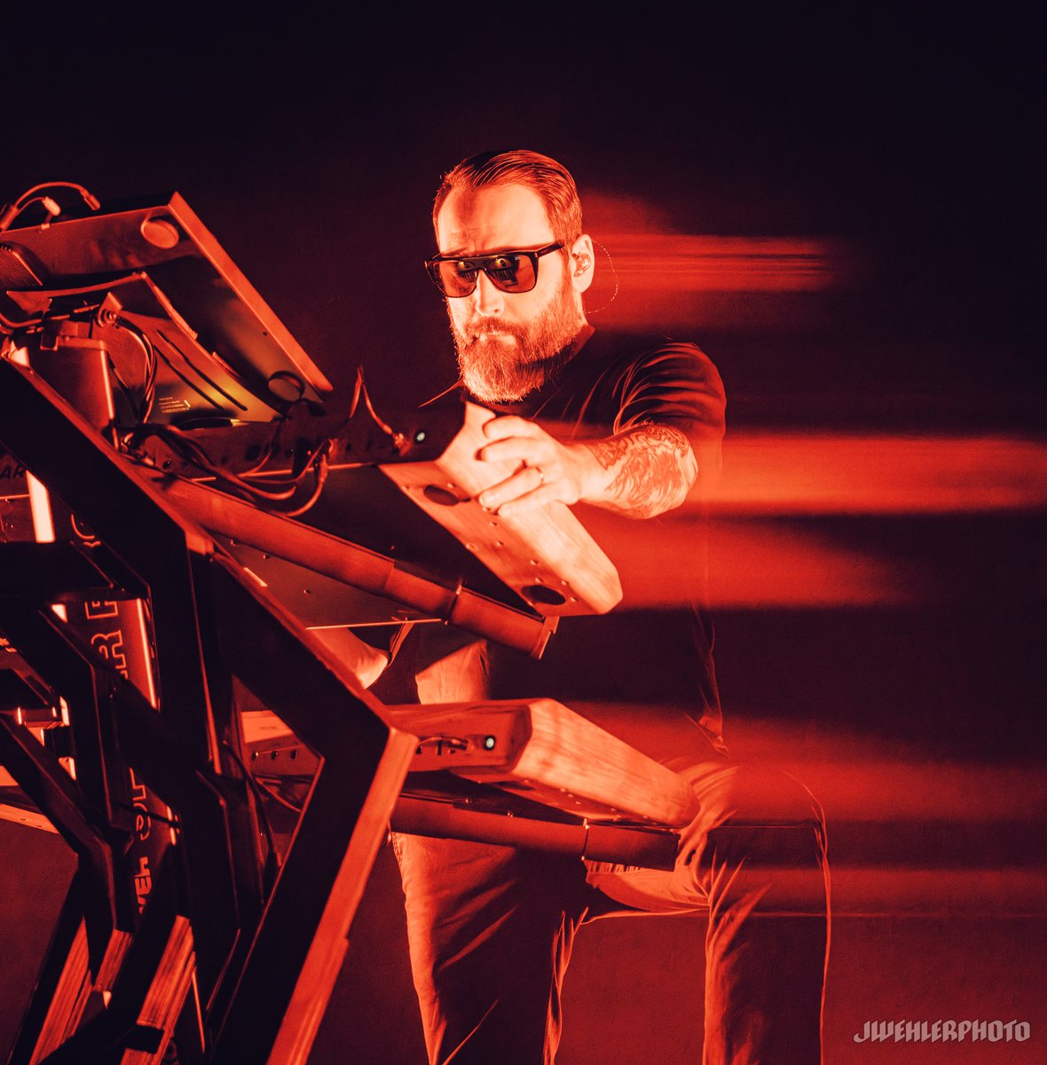 JWehlerPhoto's tweet photo. LEATHER TEMPLE 
@carpenter_brut  || @TheBombFactory 
05.04.26

#photography #concertphotography #ElectronicMusic #synthwave #CarpenterBrut #LiveMusic #health #sonyalpha #lightroom #ghostfilter https://t.co/hw3HJzrvQ6