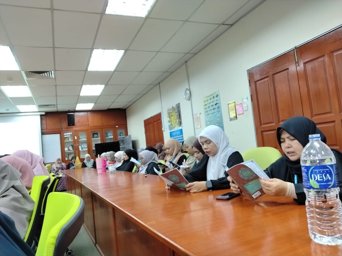 DOSMN9's tweet photo. Jumaat, 16 Mei 2026

Majlis Bacaan Yassin dan Tahlil ringkas telah diadakan di Bilik Salatin, Era Square dipimpin oleh Encik Muhammad Danial Izzat bin Mohd Nor dan dihadiri oleh hampir 70 orang anggota tetap dan Personal MySTEP. https://t.co/1y09ZfFr9R
