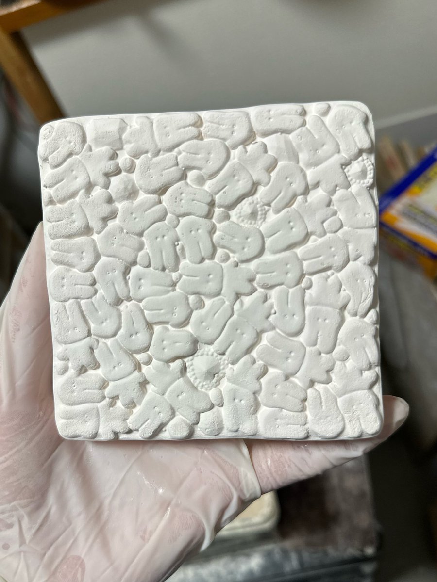 うさぎのプレートもさっき釉薬かけました！ デザフェス持っていきます