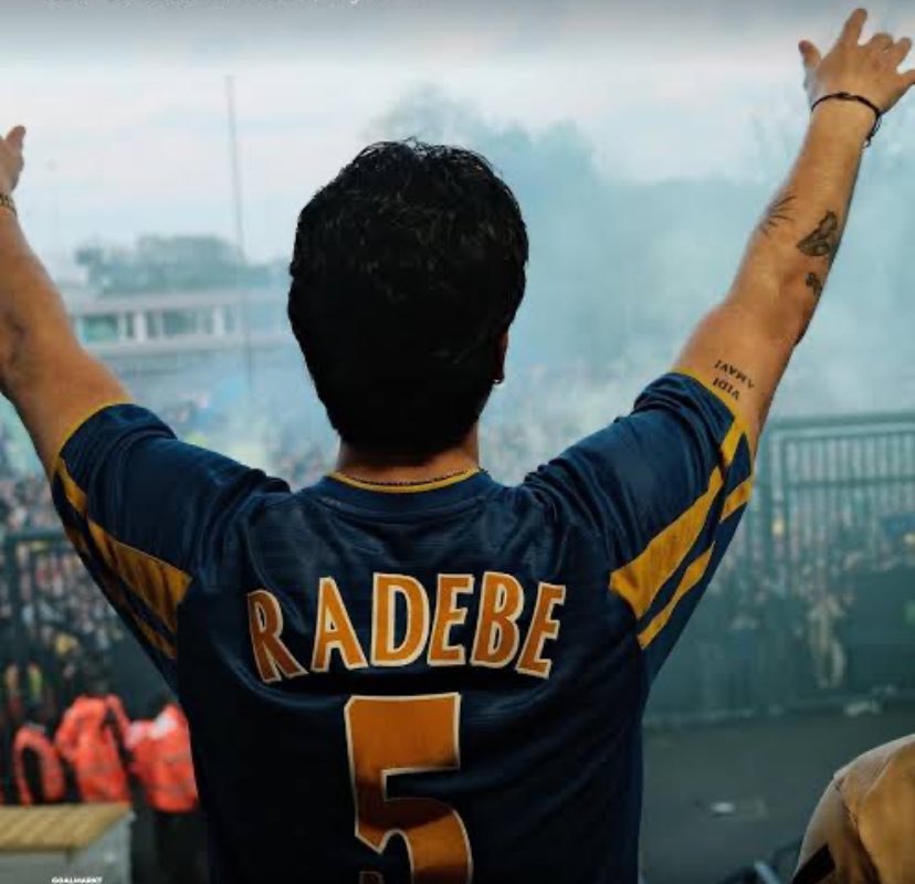 MOTweets1919's tweet photo. I’m not sure we’ll ever see this guy in a Leeds shirt again and that makes me indescribably sad https://t.co/GAW3HpNqMA