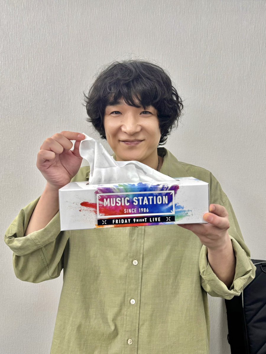 Mst_com's tweet photo. 【#Mステ 放送中】
⠀
このあとは石崎ひゅーい👏
⠀
最新アルバムの表題曲
「Tokyo City Lights」✨
⠀
💬コメント
少しでも生きる糧になれるよう、大切に歌わせて頂きます！
⠀
#ウラステ 楽屋で😀✨📷 https://t.co/LU6Bko6QlP