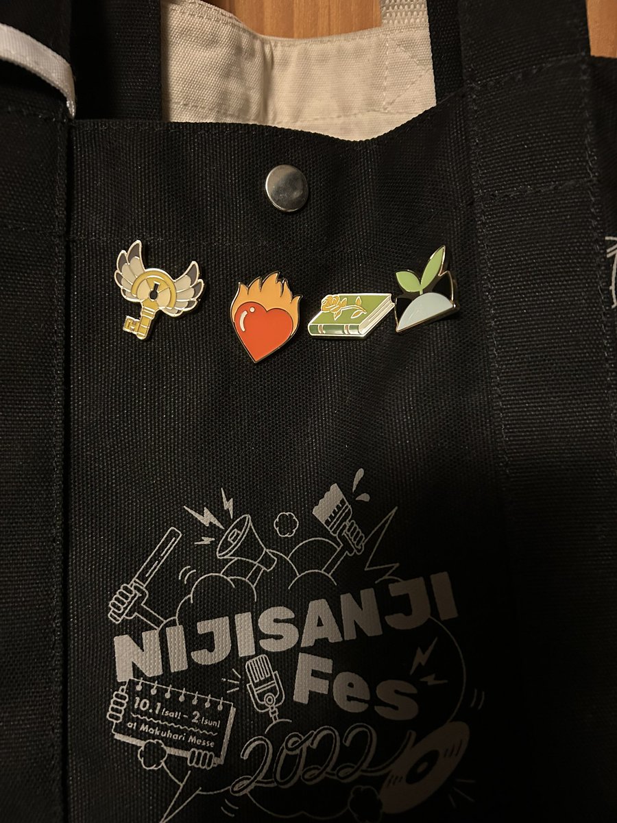 Kanyaba229's tweet photo. にじフェス明日の準備完！
痛バはないけど楽しむ気持ちしかない！ https://t.co/vQuvUNeeFv