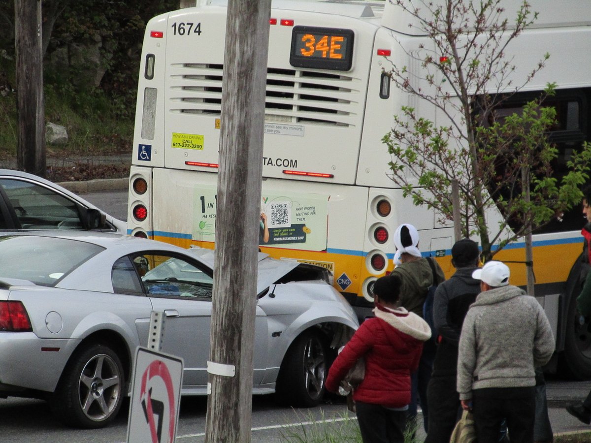 KalSays's tweet photo. @boston25 Car crashes into bus this morning on Washington St. in West Roxbury. https://t.co/hrwoTdNtj9