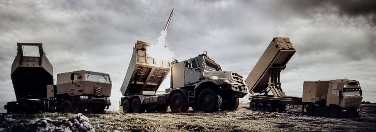 FR_Defense's tweet photo. Famille de MLRS 🇫🇷(🇪🇺)

FOUDRE : 6x6 hautement mobile et pouvant devenir une plate-forme Autonome, pour du tirs de saturation
(70 à 150 km) proche des lignes de contact, utilisant des roquettes internationale-compatibles (pouvant alors constituer des stock de roquettes low-cost par exemple (🇰🇷🇮🇳) et pourquoi pas aussi des missions de lancement d'essaims de MTO

X-FIRE : 8x8 moyennement mobile, pour du tirs Balistique tactique longue portée 
(150-300-500-700-1000 km) utilisant des munition balistique française, européens et compatible international aussi

ELSA (HADÈS-2) : 10x10 mobile,
Pour du tir Stratégique à très longue portée (1000-2000-3000 km)
Pouvant utiliser les missile de croisière MdCT, les missiles balistique MBT à venir, et pourquoi pas un emport de Chorus (2 à 4)
