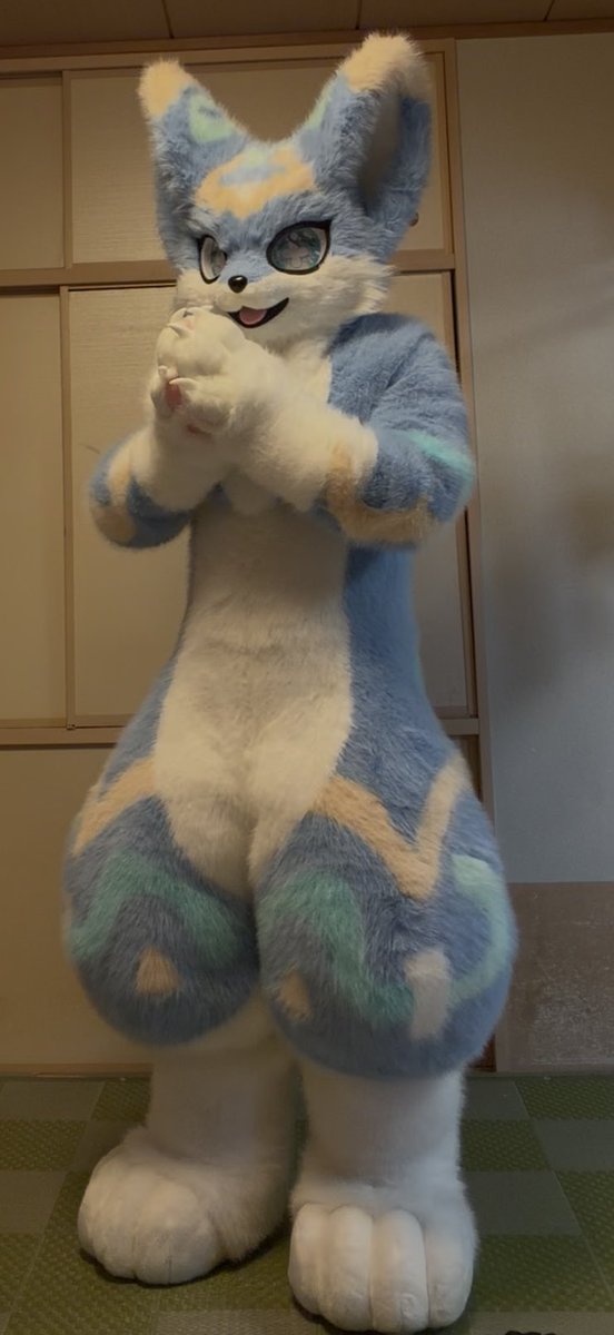 Astrada_kemo's tweet photo. 「そうだ、いいこと思いついた……!」 
#FursuitFriday https://t.co/3En4ib4EZE