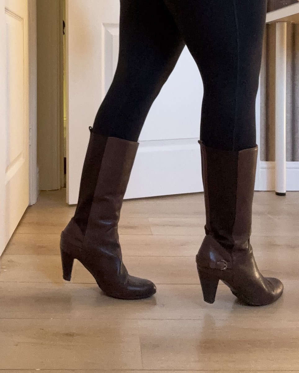 MistressBelle06's tweet photo. These boots were made for walking all over you…worn throughout the winter months with my sweet scent lingering. Can customise if interested - dm me 💋#wornboots #footfetısh #boots #footworship #footbread #goddessfeet https://t.co/Sp5Za26m5f