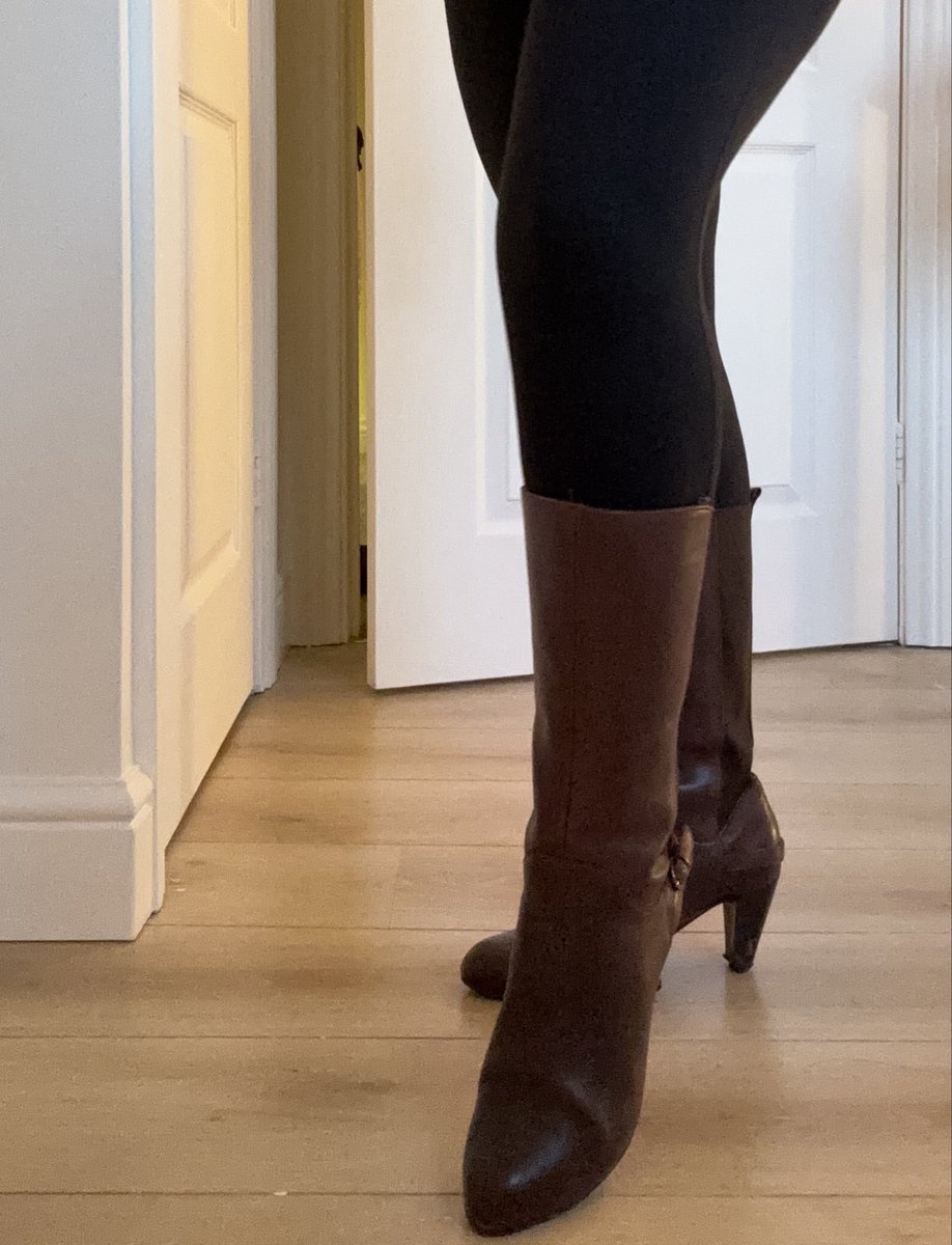MistressBelle06's tweet photo. These boots were made for walking all over you…worn throughout the winter months with my sweet scent lingering. Can customise if interested - dm me 💋#wornboots #footfetısh #boots #footworship #footbread #goddessfeet https://t.co/Sp5Za26m5f