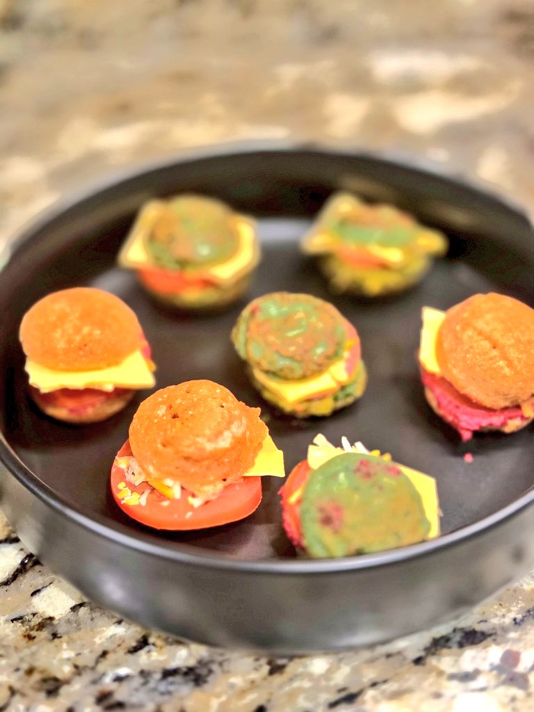 swathee_krishna's tweet photo. Colorful Pasi paruppu & ravai paniyaram — now in mini burger bite form 🍔✨
#swatheesCooking https://t.co/PSsiMi7moG