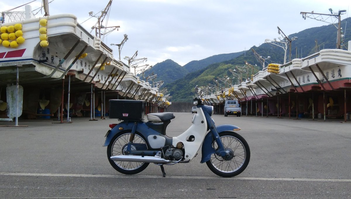special2cv6's tweet photo. #とにかく長く乗ってるまたは乗りたい愛車を上げる見た人もやる
2CVは27年位？
カブは35年位？
あまり部品に困らないのは有難い🙏故障も(あまり)しない
カブは免許返納のその日まで乗れそう😂 https://t.co/ickdMRwQpP