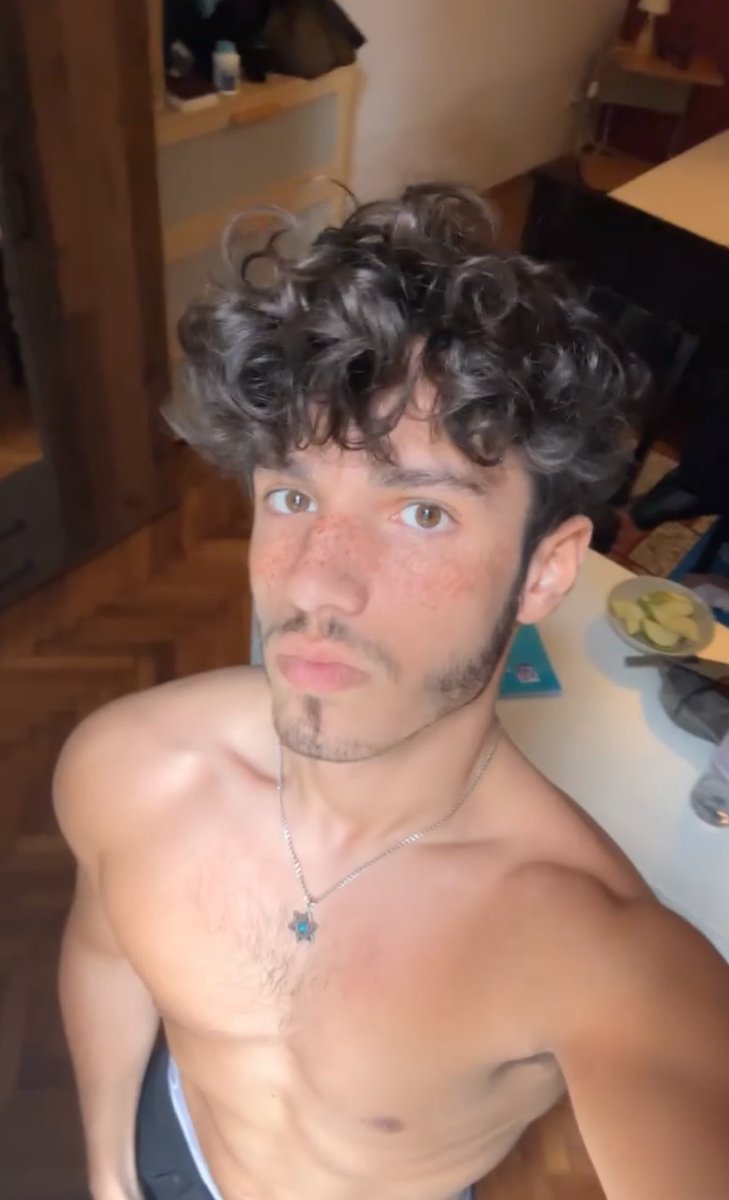 alex tweet media