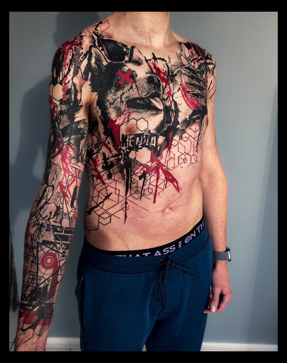 dermalizepro's tweet photo. Stunning trash-polka piece done by Dermalize Pro Team Artist @guido_schmitz_tattoo What do you think about it? Comments below β¬οΈ Protect Your Art! π#dermalizepro https://t.co/s94APBuVKJ