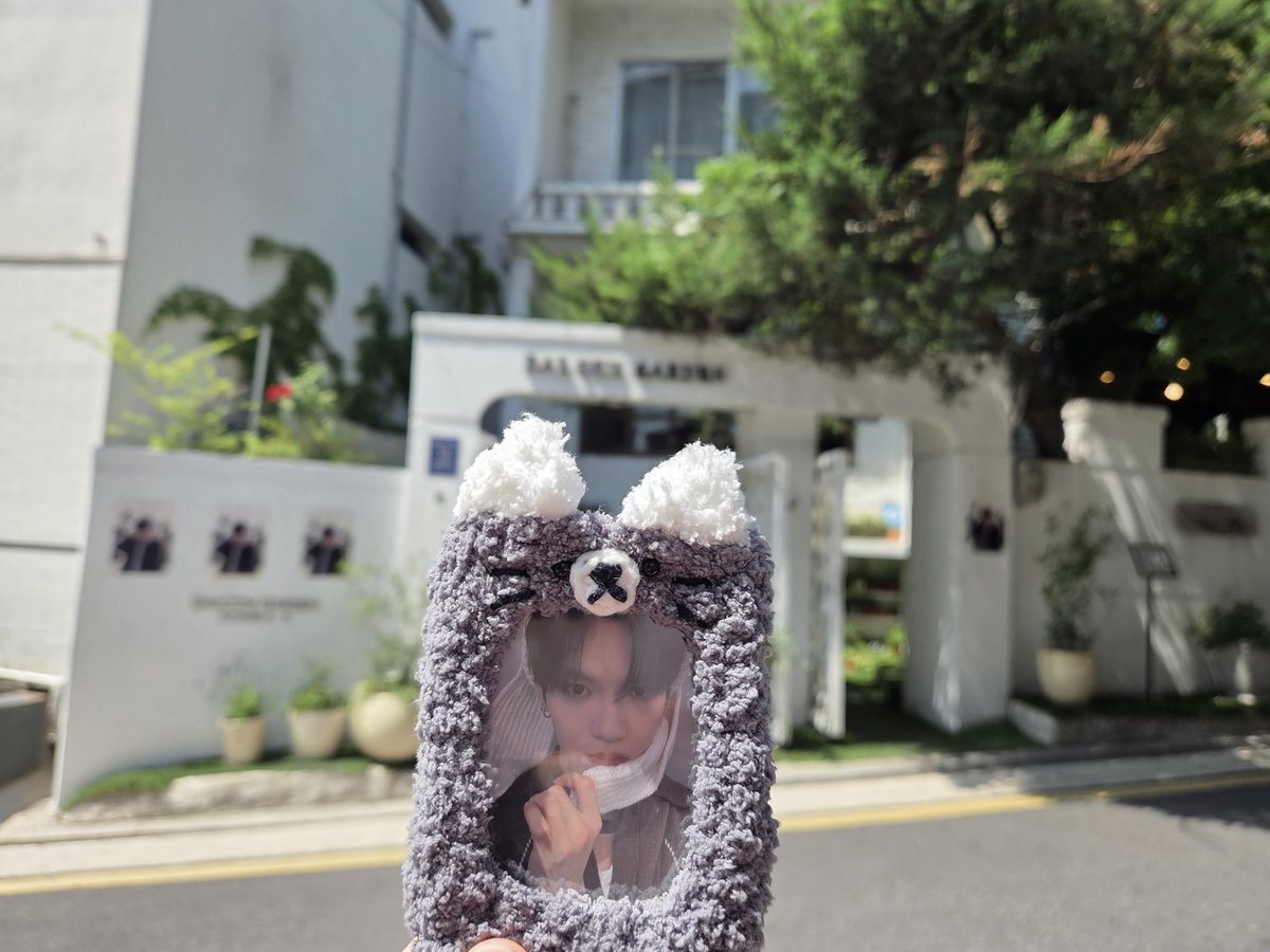 예아 tweet media