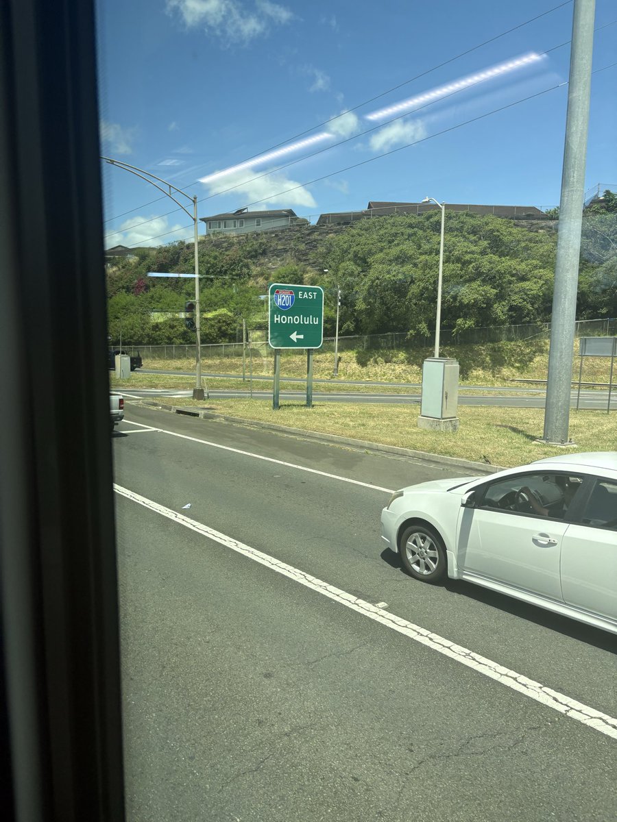 M66Ze's tweet photo. ハワイ旅行からついに帰還‼️言葉の壁を思い知った旅行だった https://t.co/KiovyJciqF