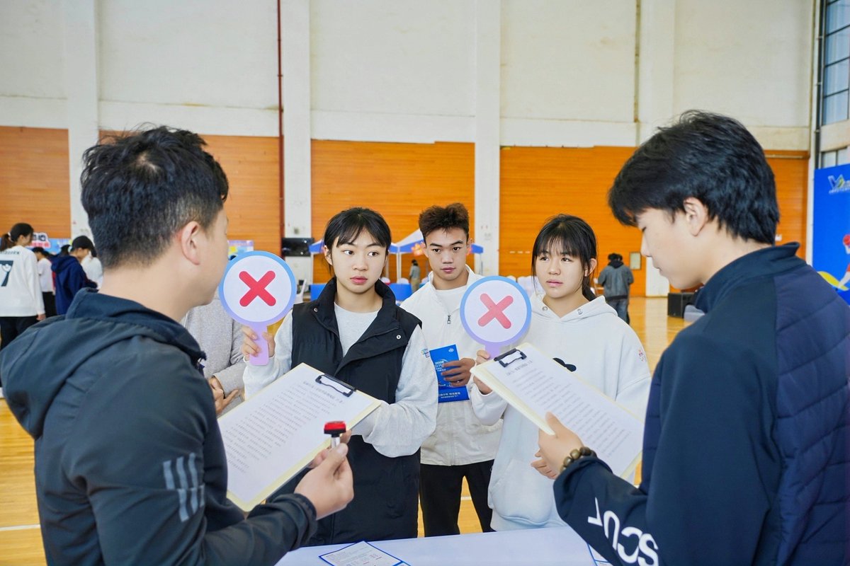 Chinantidoping's tweet photo. A series of education activities have being actively carried out across many sports schools in Yunnan Province. Through interactive games with knowledge, youth athletes are gaining anti-doping knowledge in a fun way, raising their awareness of anti-doping. 👏 #CleanSport #Antidoping #WinCleanMedals #AntiDopingEducation