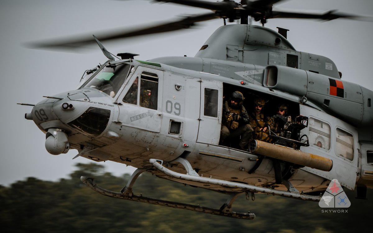 Skyworx_Media's tweet photo. Kings, Venoms, Osprey's!!! When COMMSTRAT gives us the green light the videos will be pretty insane. @theprestonmonoc and myself shot from multiple angles.
#aviaiton #avgeek #USMC #Marines #cherrypoint #MAGTF https://t.co/1g0cIo9b90