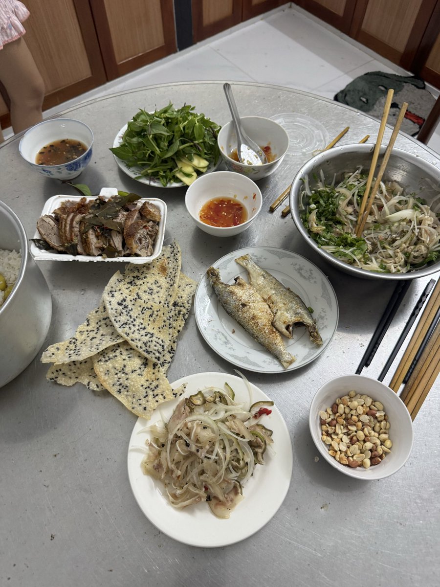 Pủn tweet media