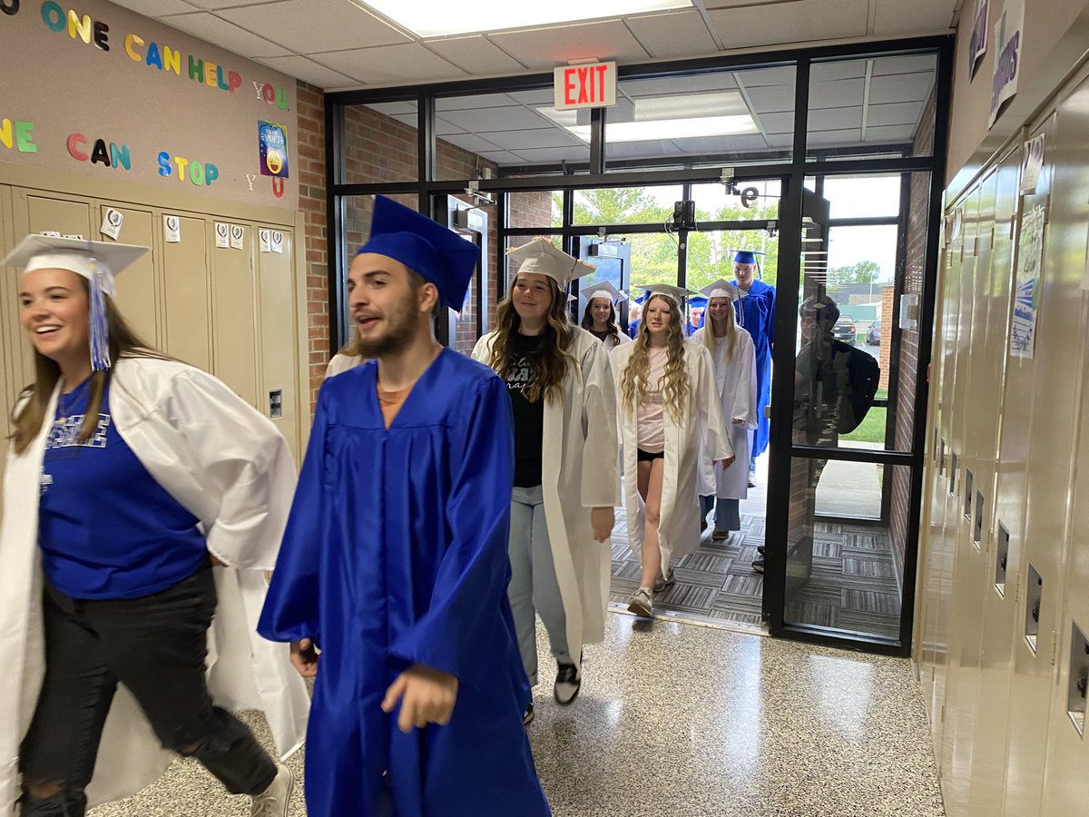 WaldronHigh's tweet photo. The Class of 2026 makes one last trip through the halls of Waldron High School and Waldron Elementary! #GoMohawks https://t.co/L2aVDEqXdo