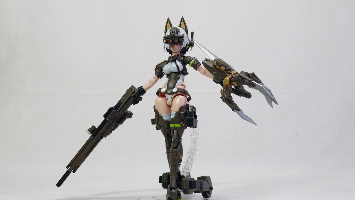 typef5's tweet photo. Beestモード
一部武装をパージ、バックパックをガントレットモードに変更しリミッターを解除した強化形態
余計な武装を外した事で機動力が大幅に向上通常の倍以上の出力で相手を翻弄する。
ただし、使用時間は二分と短くほぼ奥の手として使われる。 https://t.co/AiRyDLFlBd