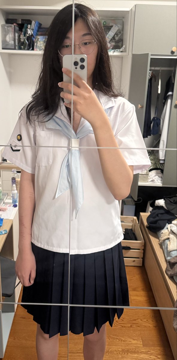 nanami5513's tweet photo. 可能是版型比较宽，看起来像个水桶，效果不是那么好
还有这个也太热了！夏天到底怎么穿啊！ https://t.co/NsXCr9u6vt