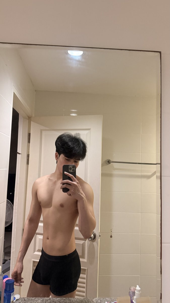huaats's tweet photo. ใกล้จะตัวเท่าเดิม 🤙🏿 https://t.co/q7jOp4oDfX