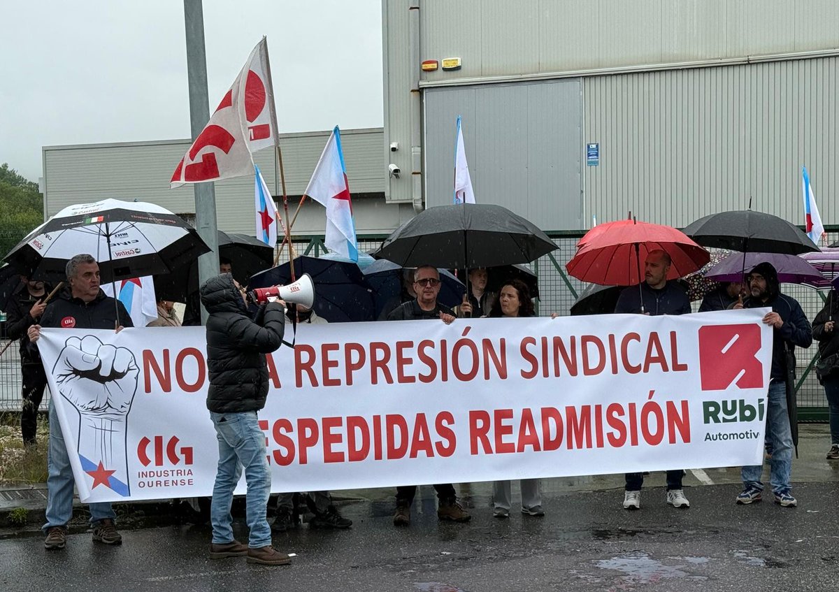 galizaCIG's tweet photo. 🗣️A CIG-Industria clama contra a represión sindical na empresa Rubi de #Ribadavia

📢Desenvolveu unha mobilización o martes para rexeitar o despido de dúas traballadoras en pleno proceso de eleccións na empresa

ℹ️ https://t.co/kiYE9fxijv

#Rubi #represiónsindical #automoción https://t.co/gRcyC5ZyTm