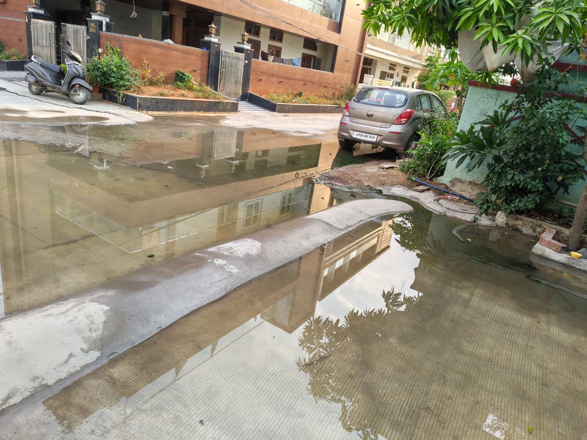 malleshu007's tweet photo. @MC_Cyberabad @DC_Ameenpur 
In word 270 Lakshmi Sai Meadows Colony drainage overflow on roads 
Please take necessary action on the matter, multiple times we given complaint but no permanent resolution https://t.co/XH1elqKq1y